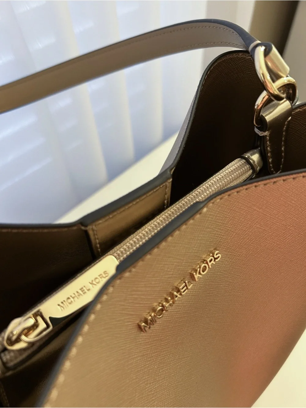 MICHAEL KORS Pale Gold Pratt Medium Shoulder Bag